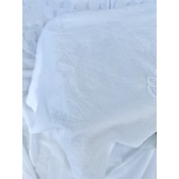 Vintage White 100% Linen DAMASK Tablecloth Floral Rose Embroidered Monogram - Picture 9 of 11